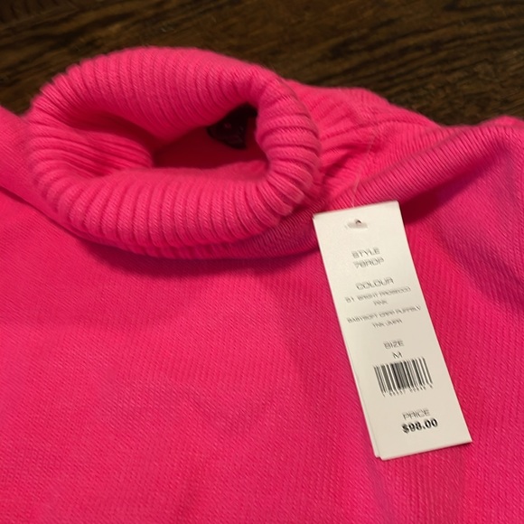 Hot pink sweater by French connection nwt - Picture 2 of 3